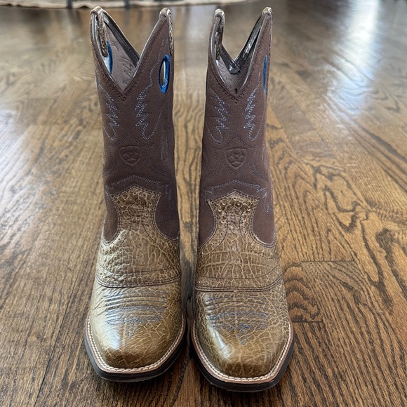 Ariat Kids Boots in Brown and Blue - Picture 3 of 12